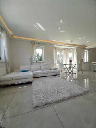 Без комісії, 225м², три кімнати, басейн, автонавіс, генератор, 24кВт - фото 1