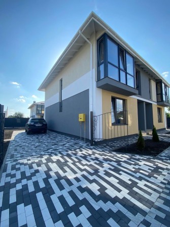 Готовий будинок-дуплекс в с. Гатне, вул Бузкова 14/1 - фото 1