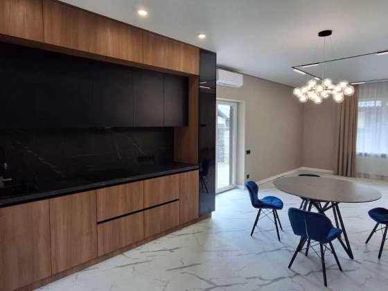 будинок з дизайнерським ремонтом у Ворзелі на ділянці 5 соток Ворзель