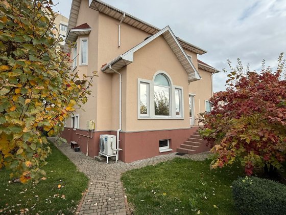 Без %; будинок з ремонтом; Святопетрівськ, вул. Б. Хмельницького;