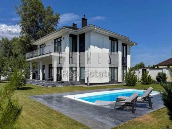 Продаж двоповерхового будинку з басейном, KM Montana Village, Козин Козин