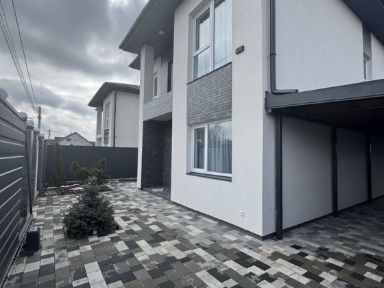 Будинок з ремонтом/170м2/4 сотки/без комісіі Гатное