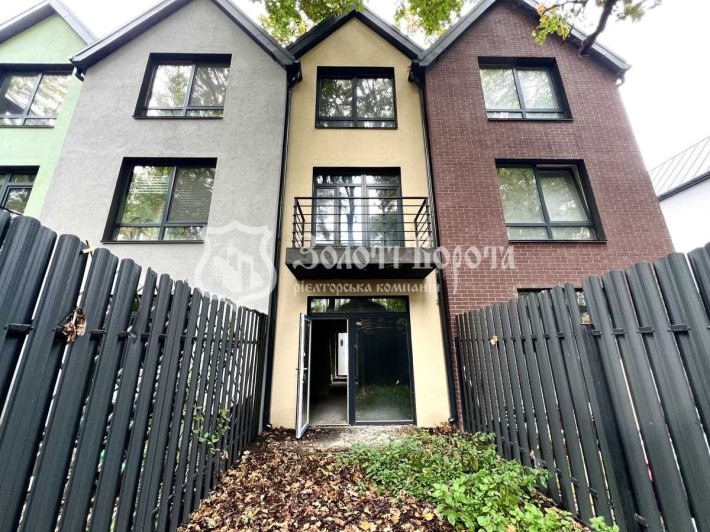 Таунхаус, 3пов. Без ремонту. Крюківщина, Бучанський район - фото 1