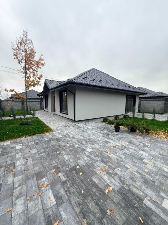 Продам Фасадний Будинок з Якісним Ремонтом. Газове Опалення. - фото 1