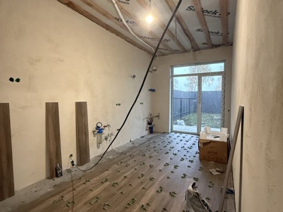 Продам таунхаус з ремонтом,ГАЗ,власна ділянка Ворзель