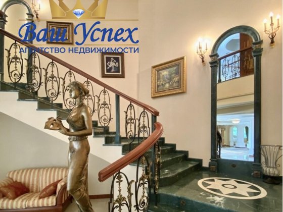 Продажа  дома  в городке на Дамбе. С выходом на реку. Козин. Козин