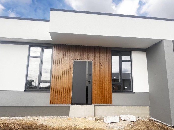 Продаж одноповерхового таунхауса в Святопетрівському - фото 1