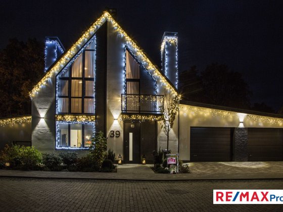 Будинок 258м2, басейн, гараж 2авт, ремонт  в КМ Villaggo , Білогородка Білогородка