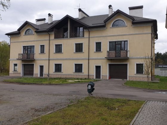 Будинок . Конча Заспа СМТ Козин . Козин