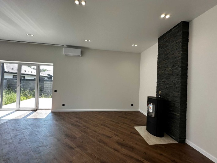 Одноповерховий красень по супер ціні з ремонтом - фото 1