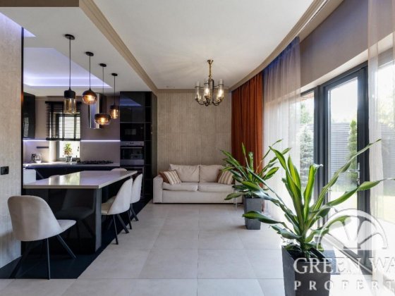 Таунхаус в Козині з власною терасою та ділянкою 3 сотки Козин