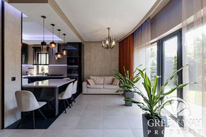 Таунхаус в Козині з власною терасою та ділянкою 3 сотки - фото 1