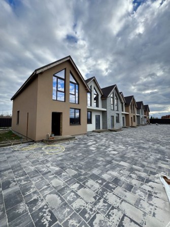 Кутовий таунхаус | 100 м² | 2 сотки | вул. Лікарська - фото 1