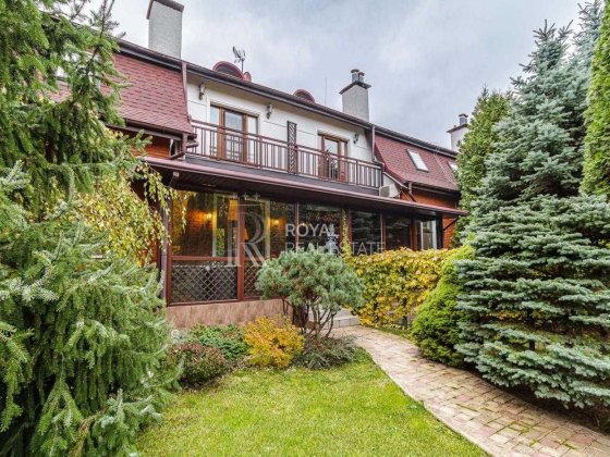 Продаж Таунхаус 4-к 245 м.кв 6 соток КМ Золоті Ворота Козин Газ Козин