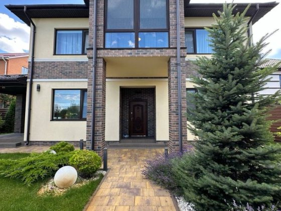 Продаж будинку з басейном у Гатному на 7 сотках, автонавіс, 230 м2 Гатное