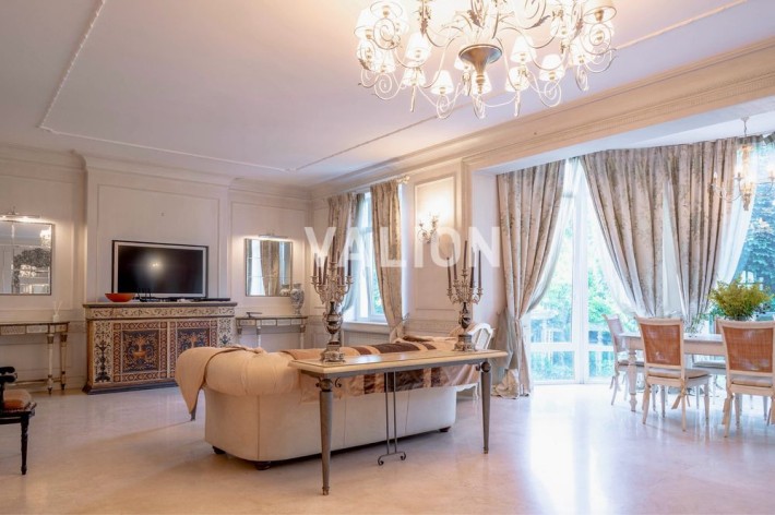 Продаж елітного будинку з басейном біля ліса, озера, «Характер парку» - фото 1