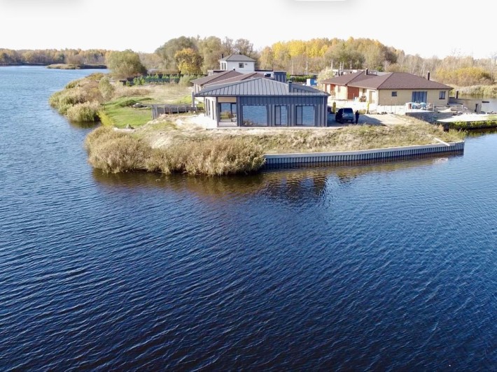 Будинок на Дніпрі, с. Вишеньки біля Zoloche DeLuxe - фото 1