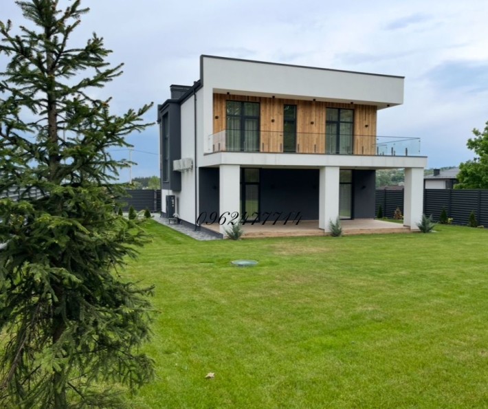 Стильний будинок HIGH-TECH за панорамною ділянкою на холми Ходосівки‼️ - фото 1