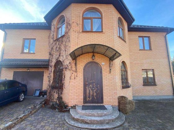 Продам двоповерховий будинок. 10сот землі. Ворзель