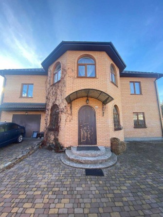 Продам двоповерховий будинок. 10сот землі. - фото 1