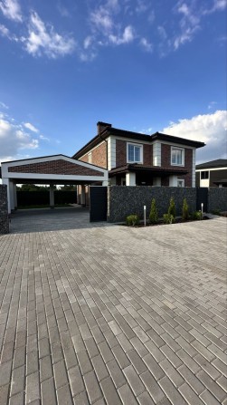 Готовий будинок з РЕМОНТОМ в котеджному містечку! Газове опалення - фото 1