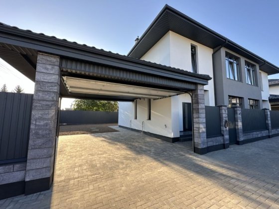 Газ!Продаж дуплекса 128 м2 під чистове оздоровлення в с.Білогородка! Белогородка