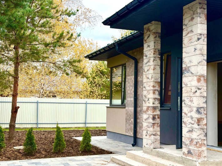 Шикарний будинок з початковим ремонтом, за 1 хв. від Бучі - фото 1