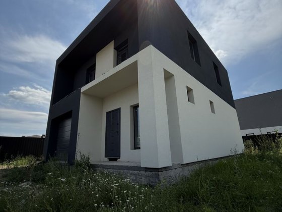 Продаж будинку з гаражем у Білогородці Белогородка