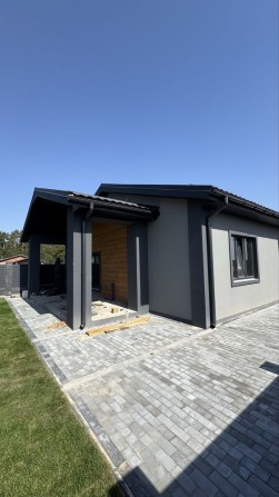 Одноэтажный дом на 100 м2 и участок 4.4 сотои. С Газом - фото 1