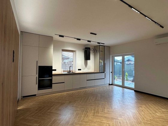 Продам Будинок з Дизайнерським Ремонтом. Індивідуальне Газове Опалення Ворзель