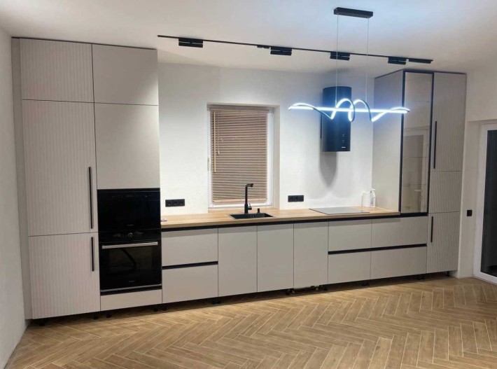 Будинок з дизайнерським ремонтом. - фото 1