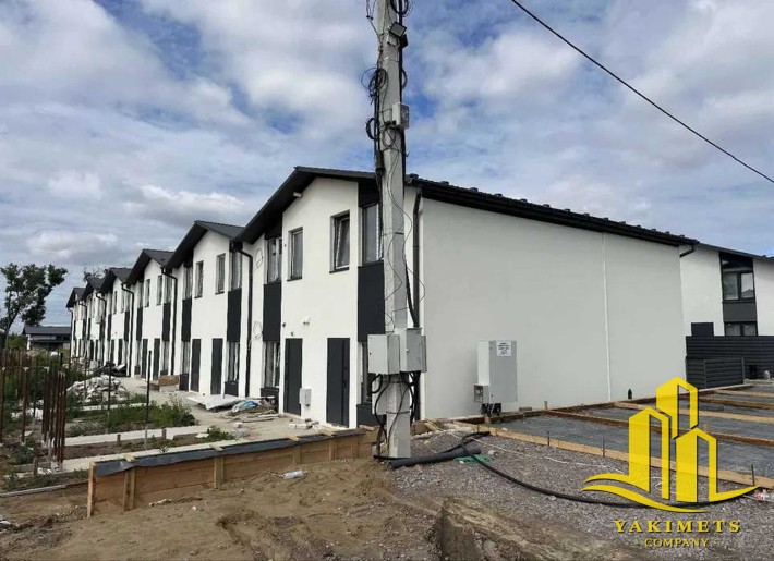 Гаряча пропозиція! Таунхаус з ремонтом та двориком 15хв. від Києва! - фото 1