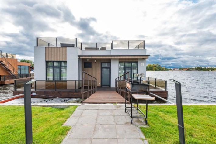 Будинок на плаву, КМ «Золоче», с. Вишеньки - фото 1