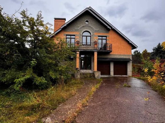 Сучасний будинок у кварталі RZ Deluxe на березі Дніпра Вишеньки