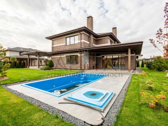 Просторий будинок 250 м² у закритому котеджному містечку «Вітаград» Ходосівка