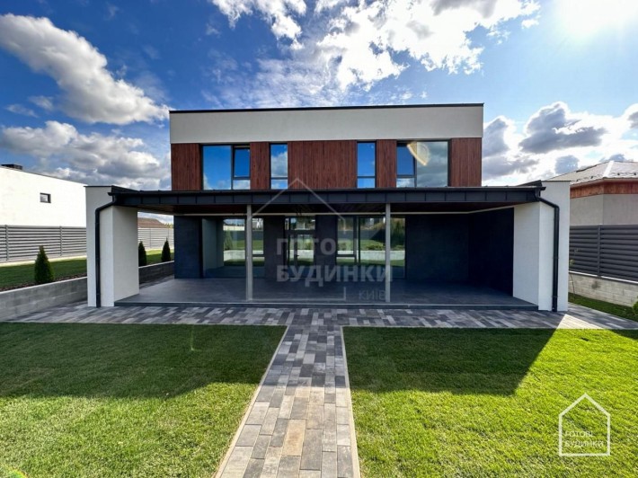 Просторий будинок з великою ділянкою в с.Ходосівка - фото 1