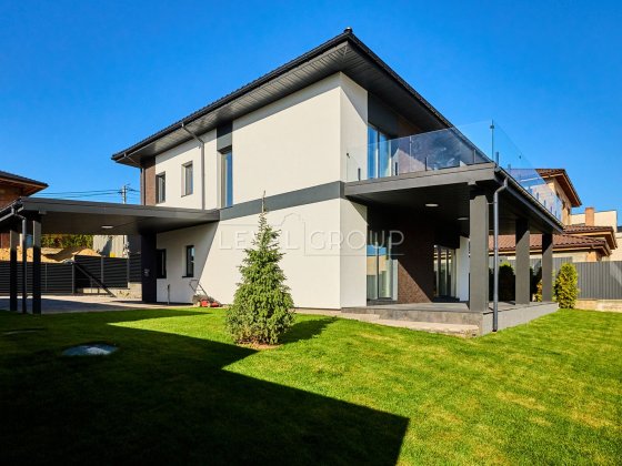 Продаж будинку з новим, дизайнерським ремонтом! Лісники. Лісники