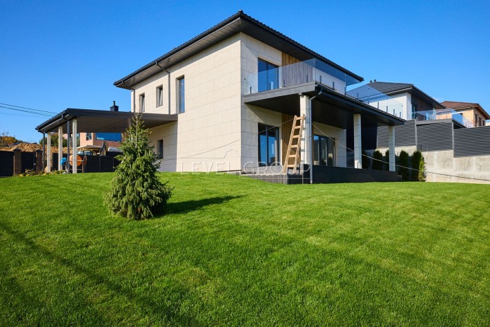 Продається новий будинок з панорамними видами, Лісники - фото 1