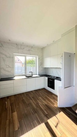 Сучасний будинок у Гнідині — готовий до заселення з ремонтом і меблями - фото 1