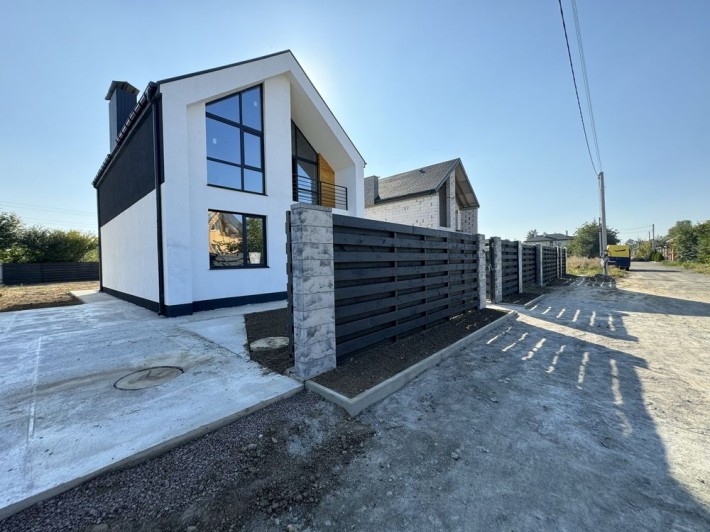 РОЗТЕРМІНУВАННЯ! Двохповерховий будинок 140 м2 - фото 1