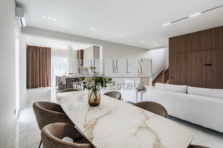 Продажа дома Лесники Будинок з ремонтом 220кв, 12 соток Новообуховская - фото 1