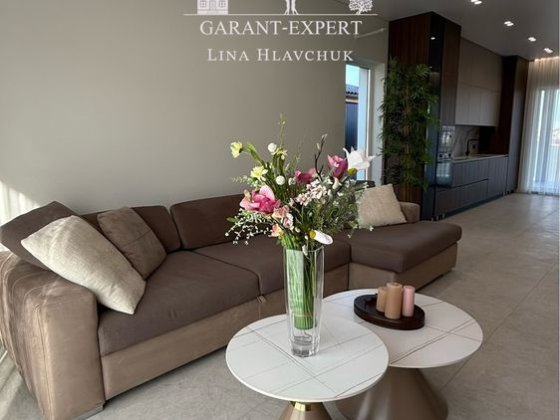 Будинок 230 м², 8 соток, дизайнерський ремонт, панорама на ліс Лесники