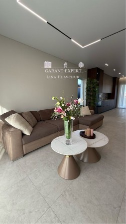 Будинок 230 м², 8 соток, дизайнерський ремонт, панорама на ліс - фото 1