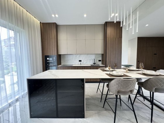 Будинок з ПАНОРАМНИМ краєвидом!Дизайнерський ремонт Лесники