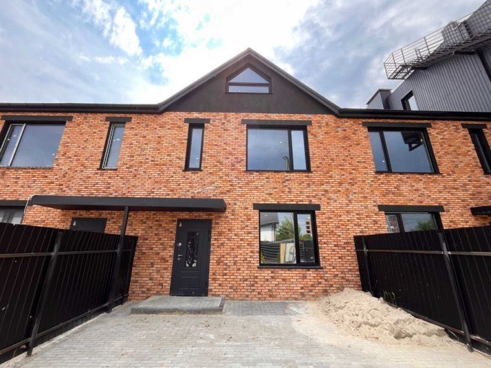 Танхаус з сауною 111 м², газ, тепла підлога, електророзводка, 10 хв - фото 1