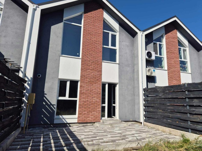 Продаж таунхауса. Гореничі. Вул. Київська. - фото 1