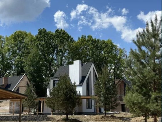 Кирпичный дом в скандинавском стиле в закрытом коттеджном городке Ходосівка