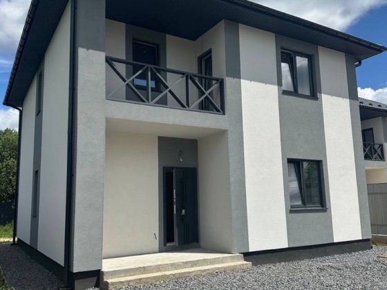 Затишний будиночок з гарною ділянкою і класним планувагням Гореничи