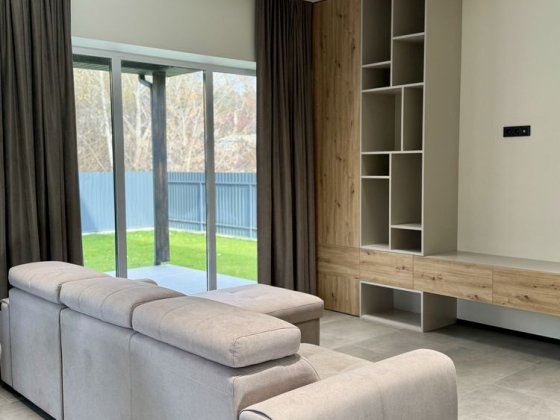 Будинок з Ремонтом, Меблями, Технікою! Є Газ! 188 кв.м., 6 Соток Стоянка