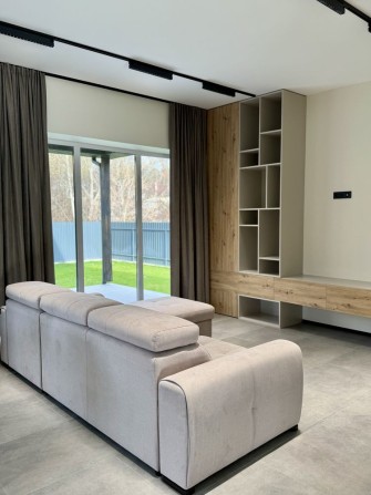 Будинок з Ремонтом, Меблями, Технікою! Є Газ! 188 кв.м., 6 Соток - фото 1